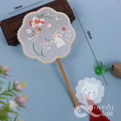 Quạt lụa thêu phong cách cổ trang cho trẻ em(đường kính 16cm) (M13)