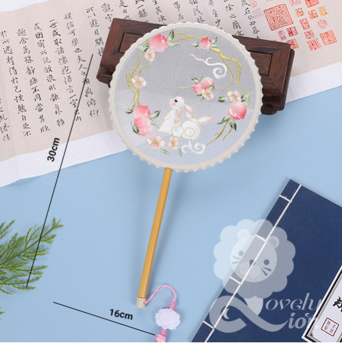 Quạt lụa thêu phong cách cổ trang cho trẻ em(đường kính 16cm) (M19)