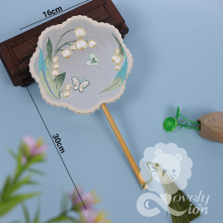 Quạt lụa thêu phong cách cổ trang cho trẻ em(đường kính 16cm) (M6)