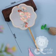 Quạt lụa thêu phong cách cổ trang cho trẻ em(đường kính 16cm) (M9)