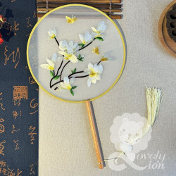 Quạt lụa thêu phong cách cổ trang (QT38)