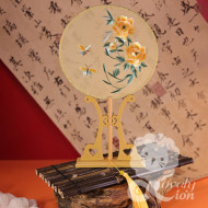 Quạt lụa thêu phong cách cổ trang (QT8)