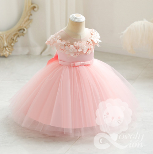 Đầm công chúa màu trắng và hồng cho bé từ 1 đến 4 tuổi Đầm công chúa màu trắng và hồng cho bé từ 1 đến 4 tuổi