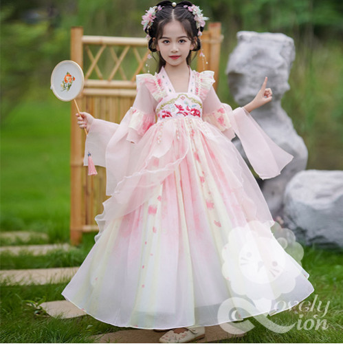 Đầm công chúa màu hồng cam thêu hoa cho bé gái (không kèm khăn choàng) Đầm công chúa màu hồng cam thêu hoa cho bé gái (không kèm khăn choàng)