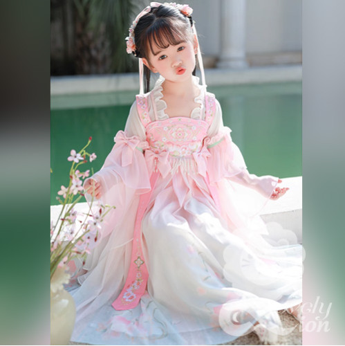 Hán phục màu hồng tay rộng cho bé gái Hán phục màu hồng tay rộng cho bé gái