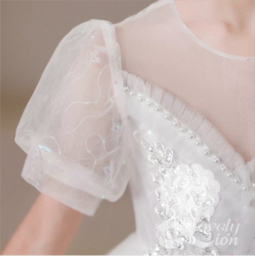 Đầm công chúa màu trắng thêu hoa cho bé gái+tặng băng đô như hình Đầm công chúa màu trắng thêu hoa cho bé gái+tặng băng đô như hình
