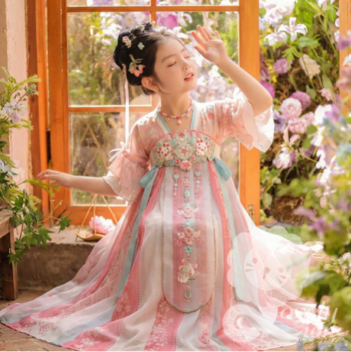 Đầm công chúa màu hồng tay ngắn